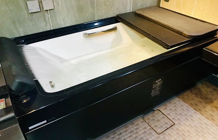 肩湯や腰湯の機能を搭載したシステムバス