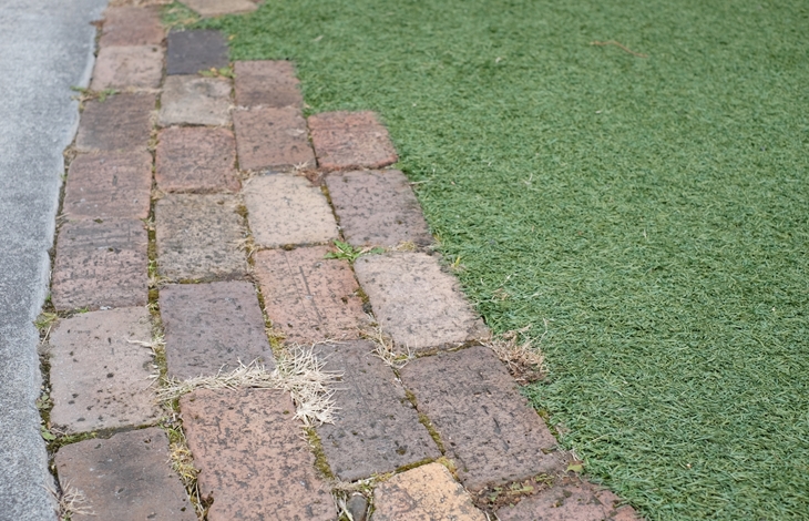 庭全体の雑草対策(防草シート・砂利・人工芝):約3日〜1週間