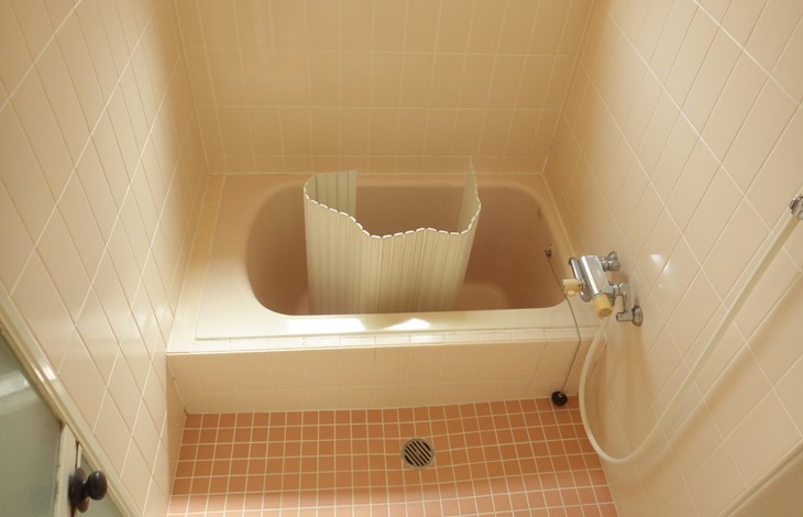 浴戸建て住宅の古い浴室は在来工法が多い！