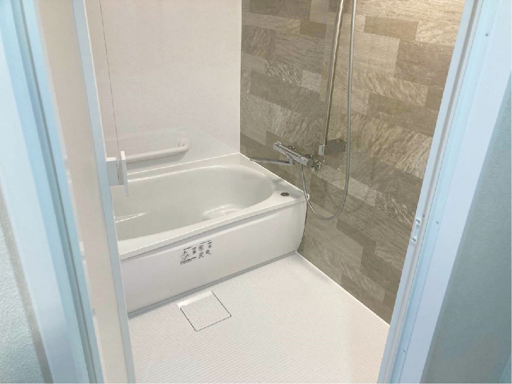浴室はTOTOのマンションリモデルWYシリーズのTタイプにリフォームしました。<br />
